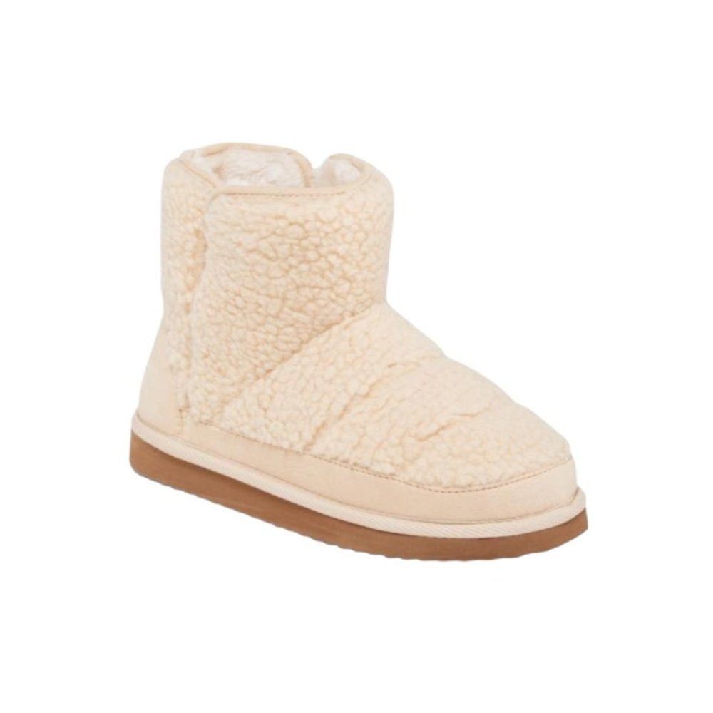 NWT Cozy Sherpa Faux-Fur Lined Boots